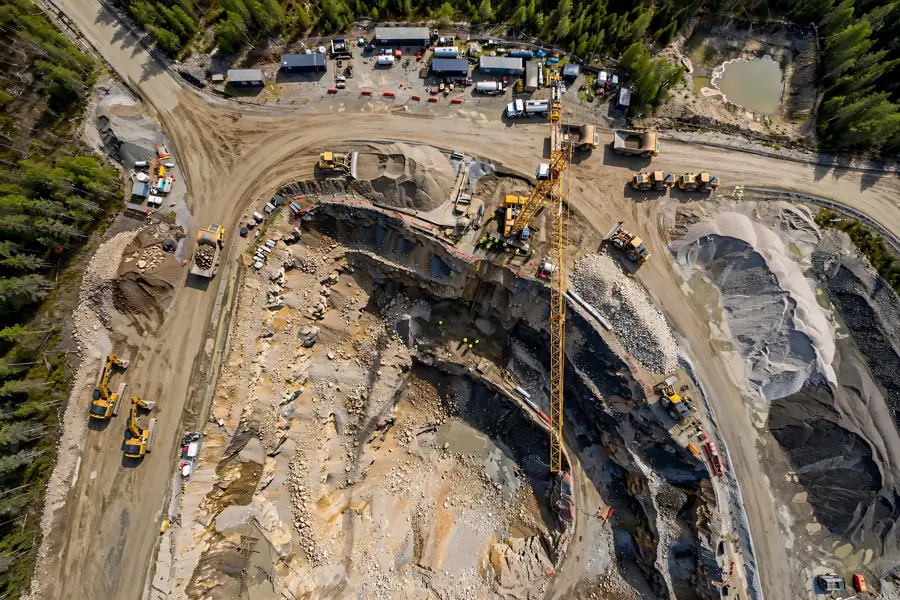 Vue aérienne d'un chantier minier